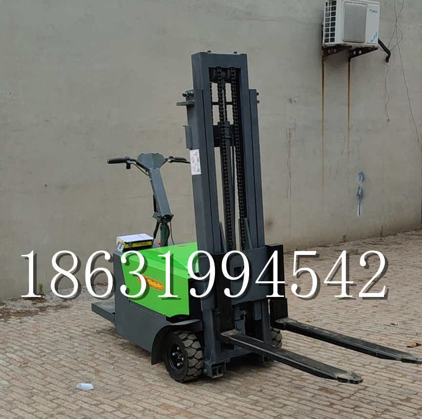 辽阳县优程全电动叉车插腿式堆高车液压装卸车1.5吨升高小型站驾式铲车